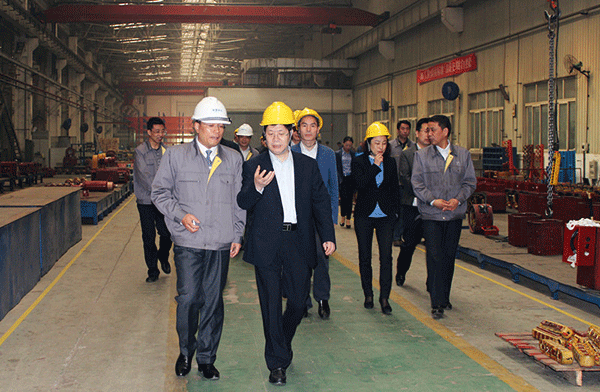 西安市委常委、常務(wù)副市長(cháng)岳華峰蒞臨西瑪電機調研指導。