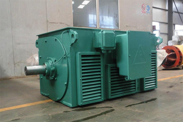 西瑪電機車(chē)間一臺等待做出廠(chǎng)檢測的YKK高壓電機 西瑪電機車(chē)間一臺等待做出廠(chǎng)檢測的YKK高壓電機